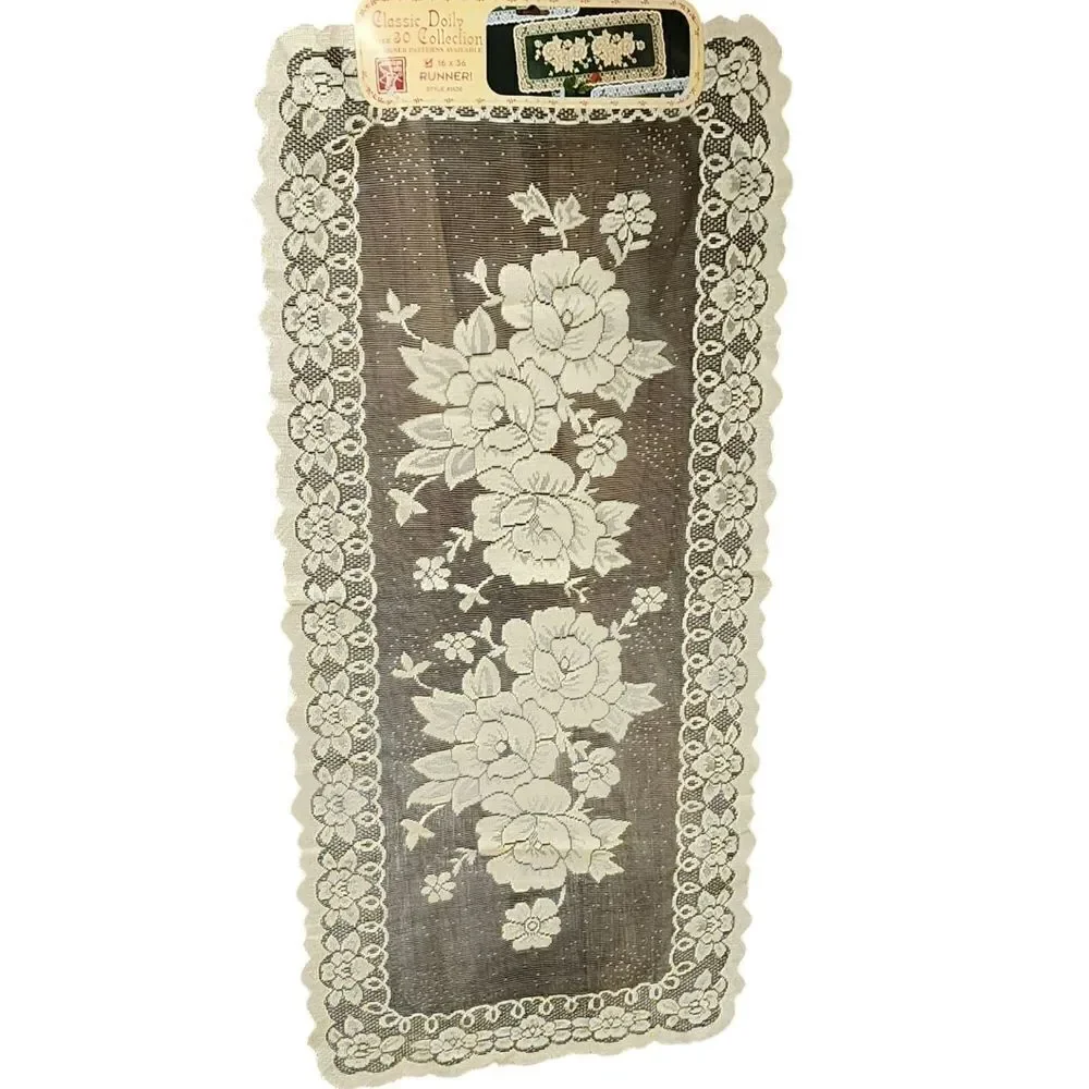 NWT Vintage lace doily runner